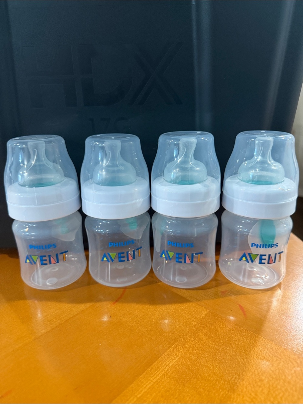 Philips Avent Anti-Colic Plastic Baby Bottles (Set of 4) 4 oz bottles